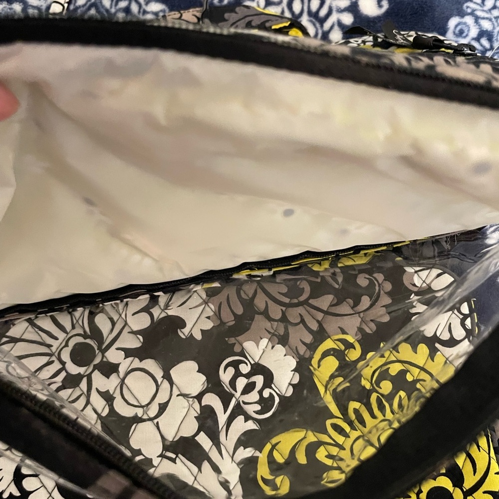 GREAT CONDITION Vera Bradley Hanging Travel / Toiletry Organizer in Baroque - Picture 11 of 13